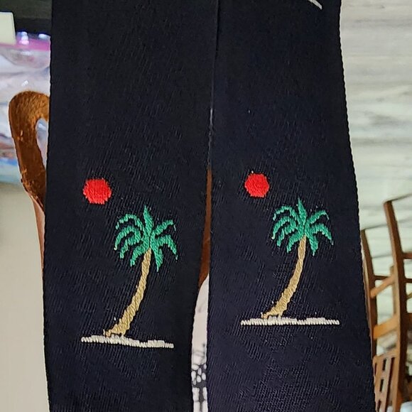 MADE IN ENGLAND PALM TREE DESIGN SUSPENDERS - Picture 4 of 5